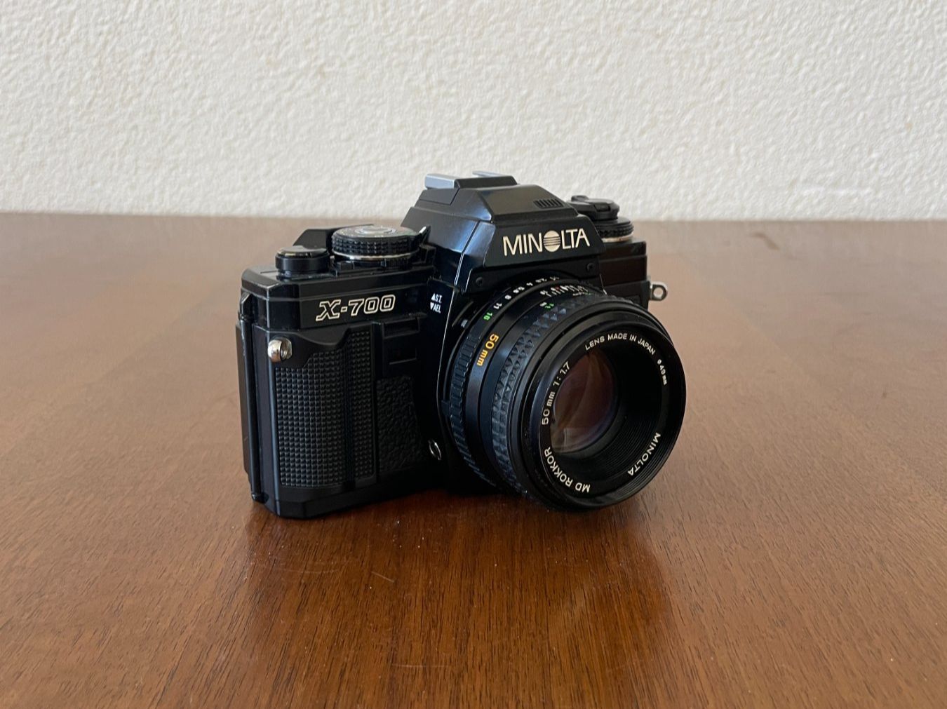Minolta Appareil photo: Minolta X-700 Kamera mit Objektiv – Défectueux à Zürich par dirtysanchez 2