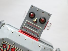 Grosser Roboter R-1 Bump-N-Go Wendemechanik unbespielt