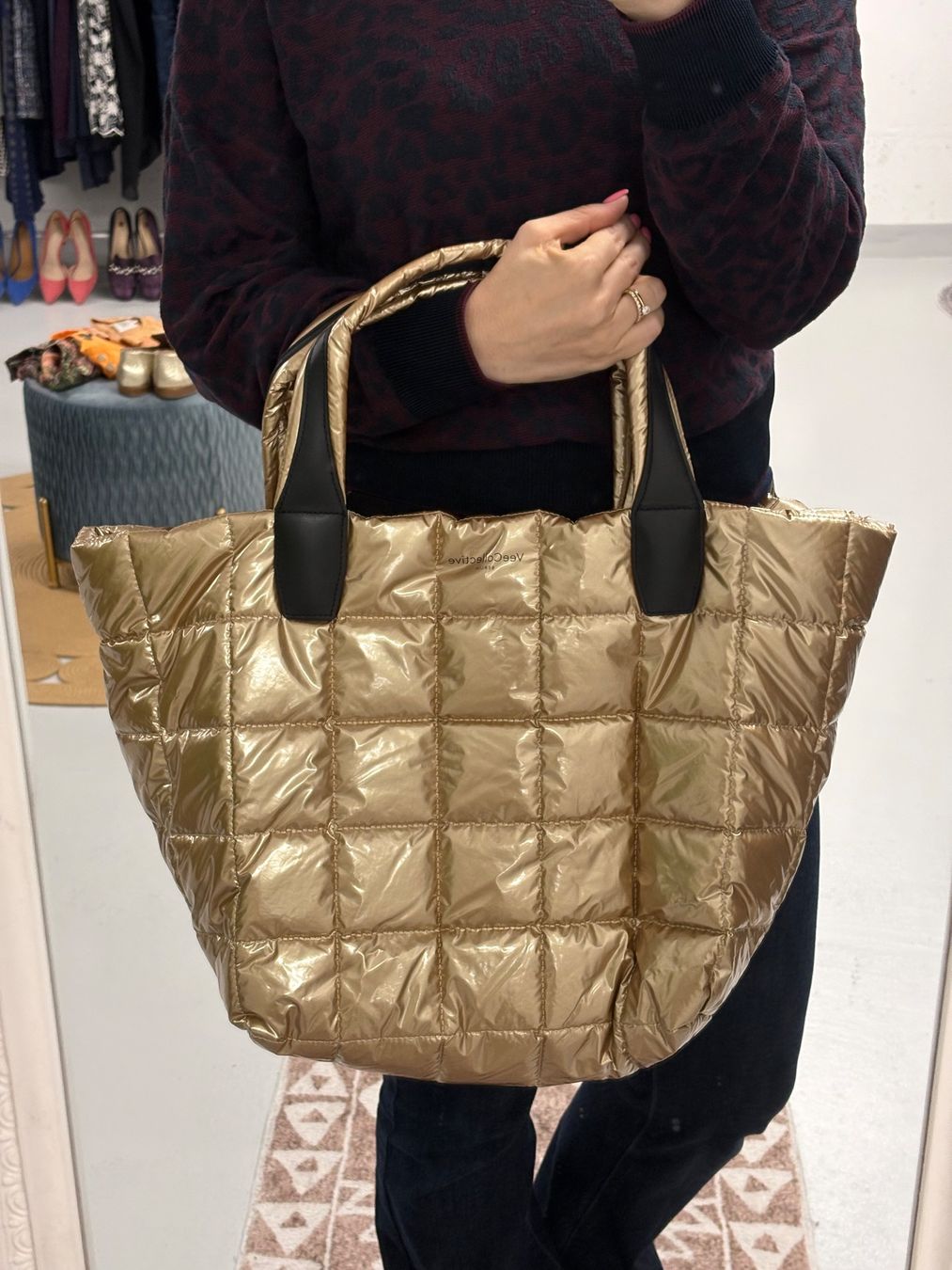 Borse da donna: Vee Collective Shopper gold schwarz Medium Tasche gesteppt – Nuovo (secondo la descrizione) da Regensdorf venduto da secondchancefashion