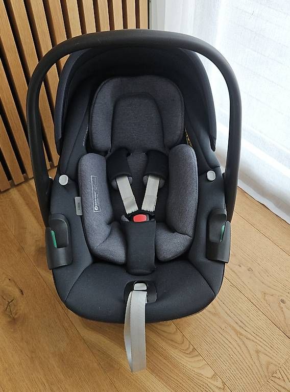 Seggiolini per auto: Maxi -Cosi Pebble 360 – Usato da Oberdorf SO venduto da Chalira