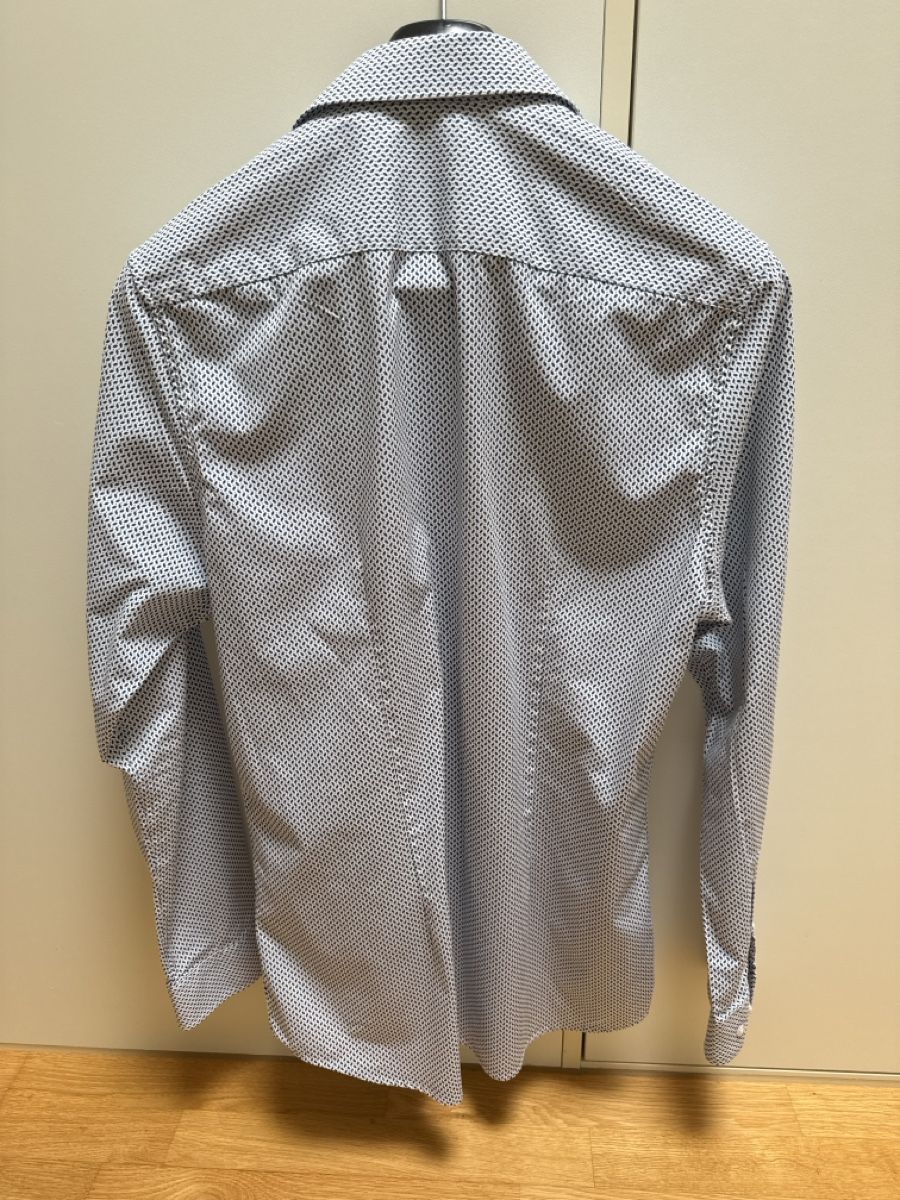 C&A Hemden, T-Shirts & Polos: Hemd gemustert weiss blau Gr. S – Gebraucht aus Rüti ZH von Kiwi02 1