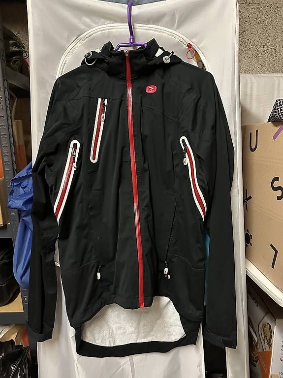 Giacche: Regeljacke zum biken – Usato da Luzern venduto da tapsi33