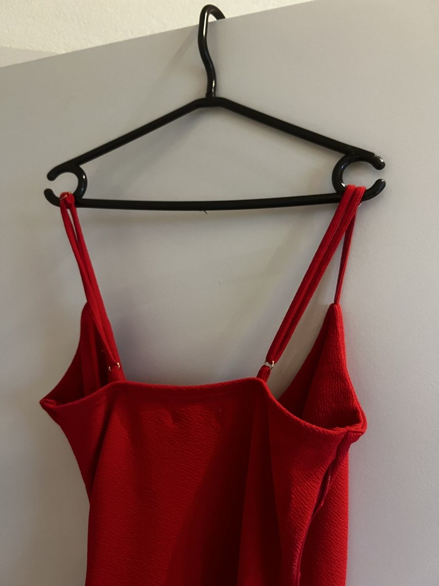 Vestiti: Rotes Kleid mit Cut Out am Bein – Nuovo (secondo la descrizione) da Chur venduto da noe_mh8b 3