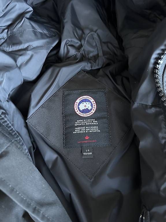 Canada Goose Giacche: Neue Canada Goose Carson Parka, schwarz, Grösse L – Nuovo (secondo la descrizione) da Hünenberg venduto da darothsda 2