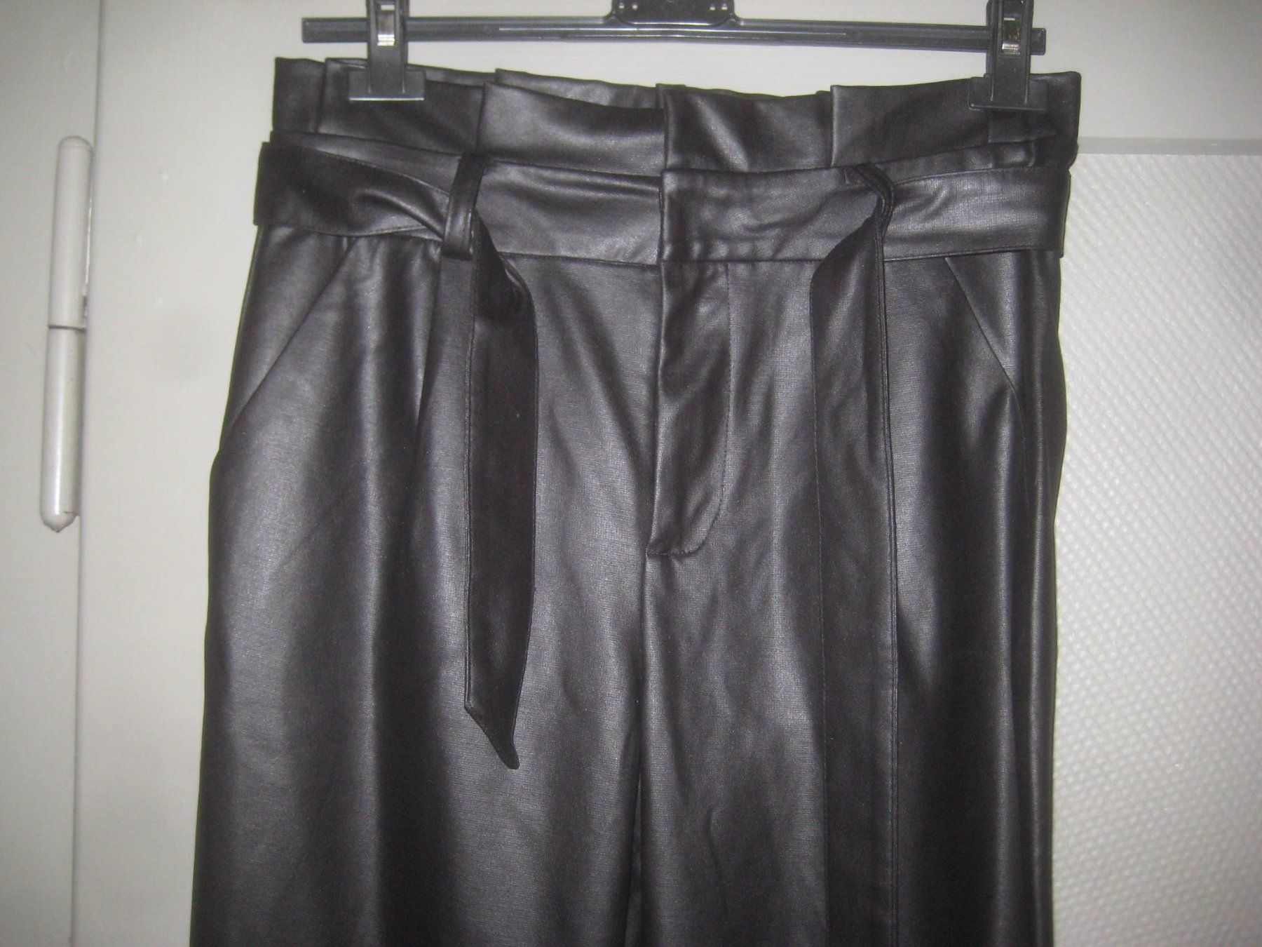 Zebra Hosen: DAMEN  HOSE – Gebraucht aus Uster von flocke1 1