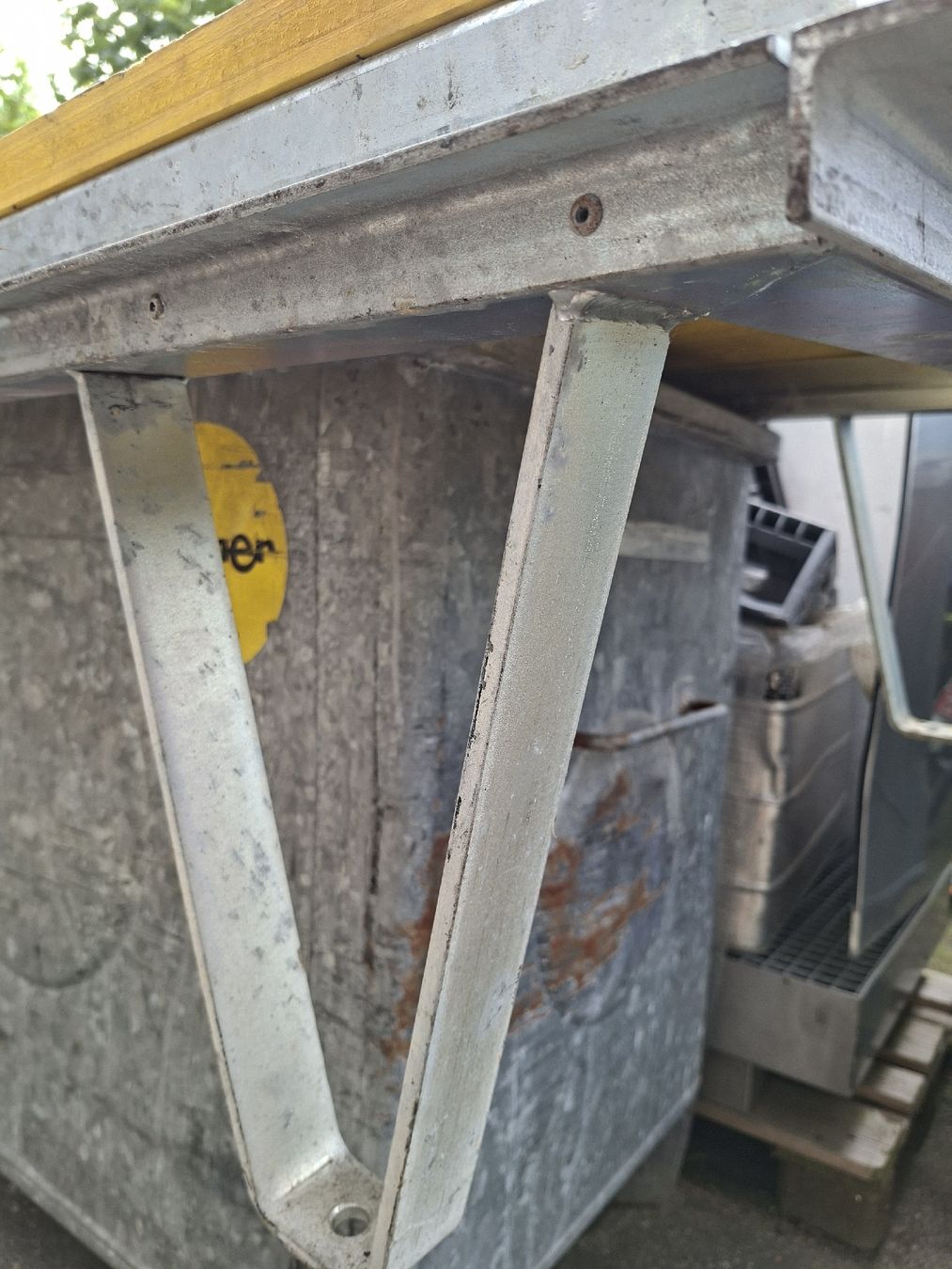 Sonstige Dekorationen & Accessoires: Robustes Podest Tisch Werkbank Rampe – Gebraucht aus Grossdietwil von hufi10 2