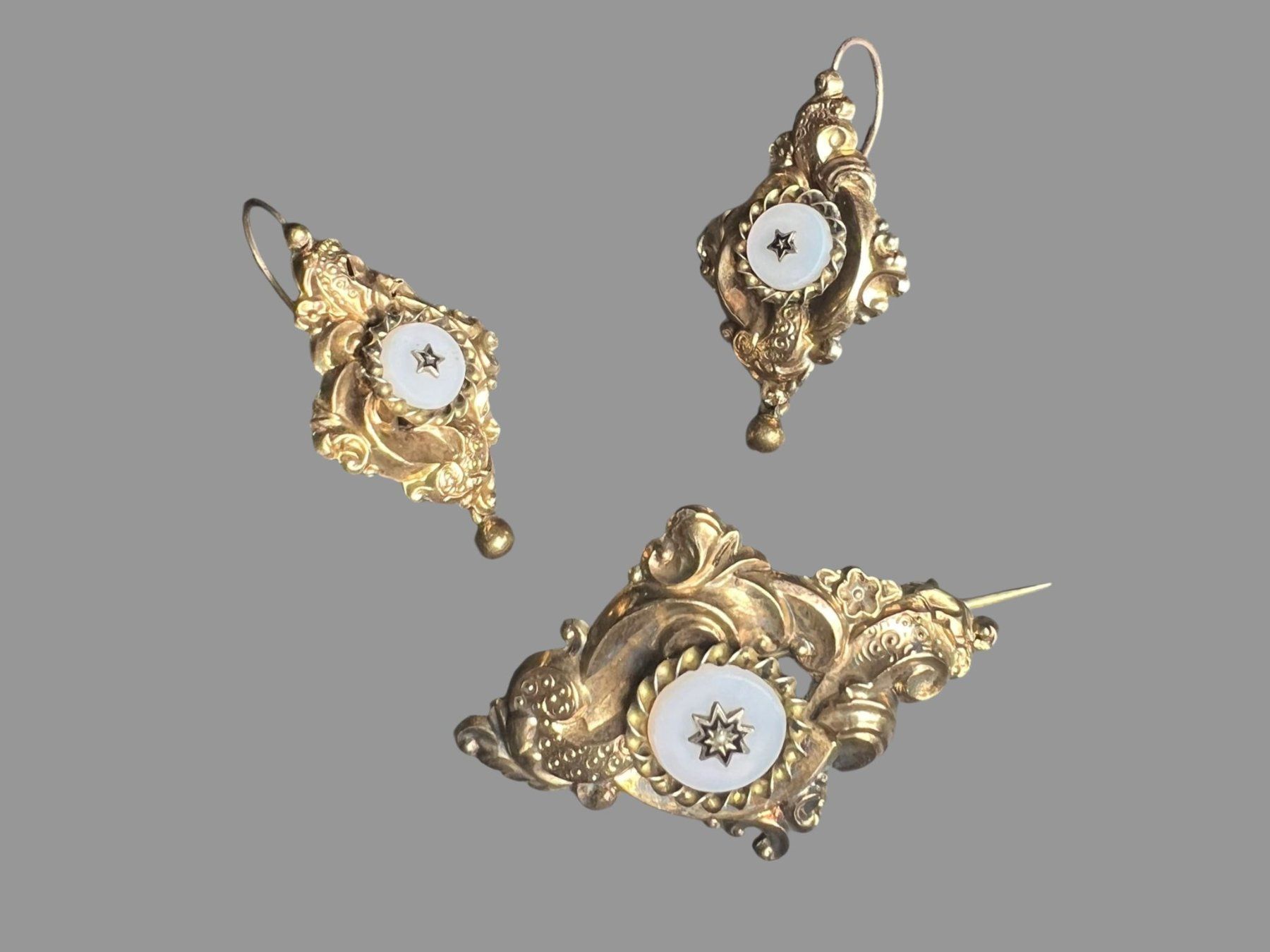 Altri gioielli: ANTIKES BIEDERMEIER SCHMUCK-ENSEMBLE – Usato da Wohlenschwil venduto da mas_y7zq