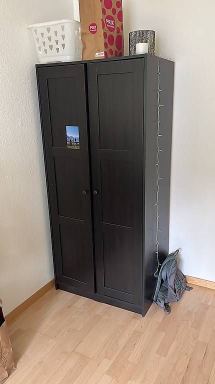Ikea Schränke: Schrank mit Kleiderstange und Ablage – Gebraucht aus Luzern von and_8ycc 1