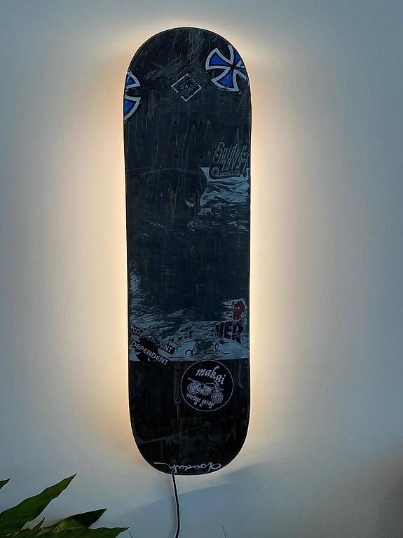 Lampen: 2 Skateboard LED Wandlampen Set – Gebraucht aus Romanshorn von war_w9jg 2