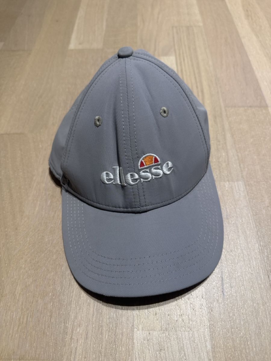 Ellesse Chapeaux, bonnets & casquettes: ellesse Cap grau – Neuf (Voir description) à Schüpfen par _.Anna-Lena._