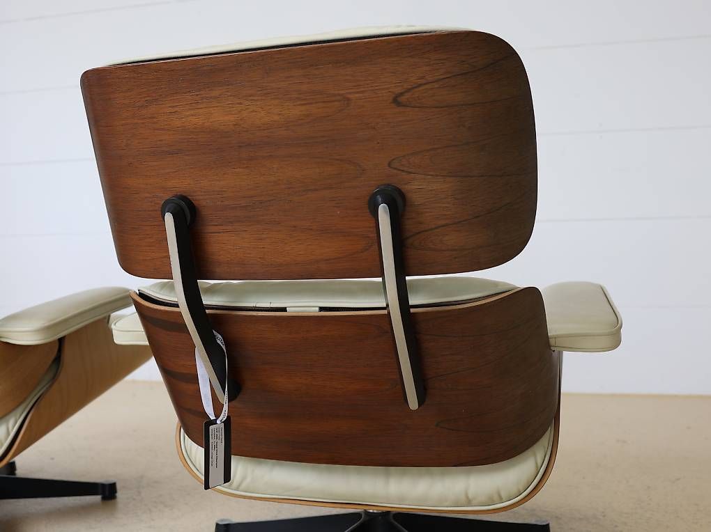 Eames Poltrone: Eames Lounge Chairs von Vitra | Leder Créme – Usato da Meinisberg venduto da atelier_TILIJA 2