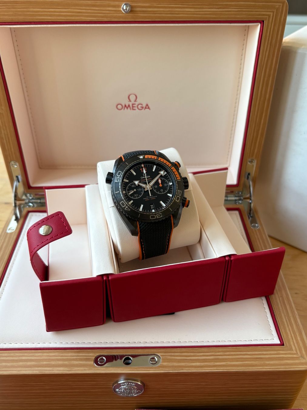 Omega Orologi: OMEGA Seamaster Planet Ocean Deep Black Fullset mit Garantie – Usato da Birsfelden venduto da Mynos 7