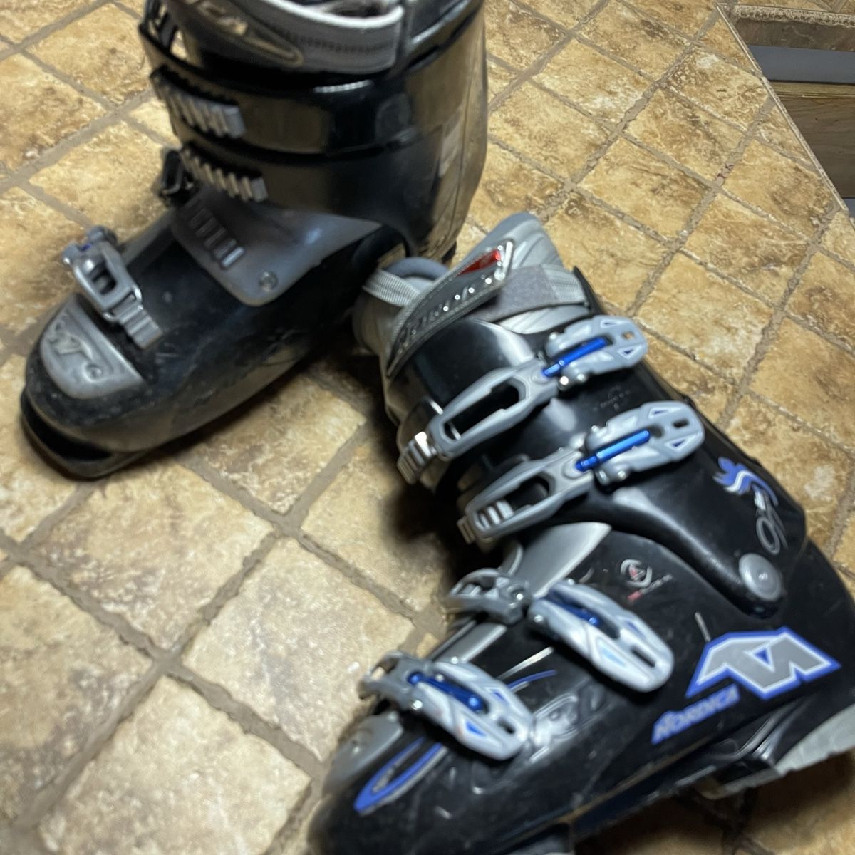 Nordica Herrenschuhe: Scarponi da sci Nordica Gr. EU 27.5 – Gebraucht aus Gordevio von LanaZimm 3