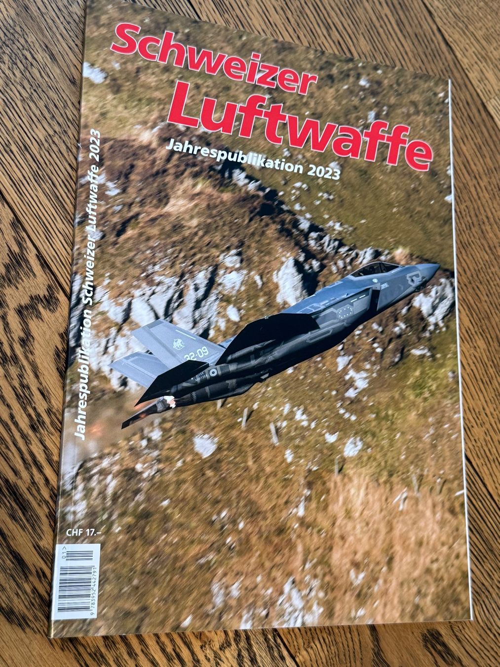 Zeitschriften & Magazine: Jahrespublikation 2023 Schweizer Luftwaffe - Schweizer Armee – Gebraucht aus Brütten von Hst1