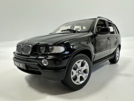 BMW X5 4.4L 1:18, schwarz, KYOSHO 