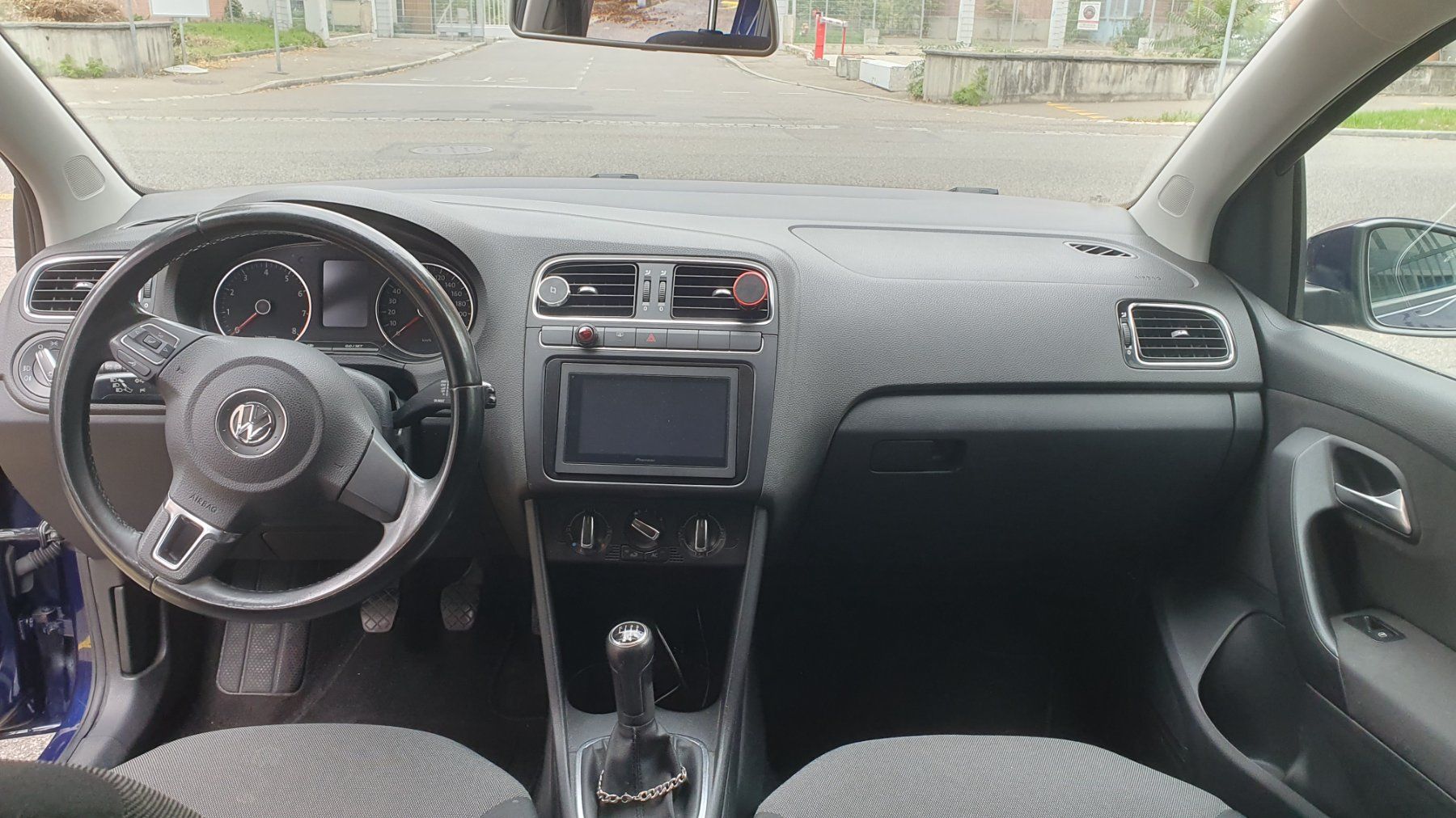 VW Automobili: VW POLO 1.4 Trendline – Usato da Basel venduto da ser_q9qm 6