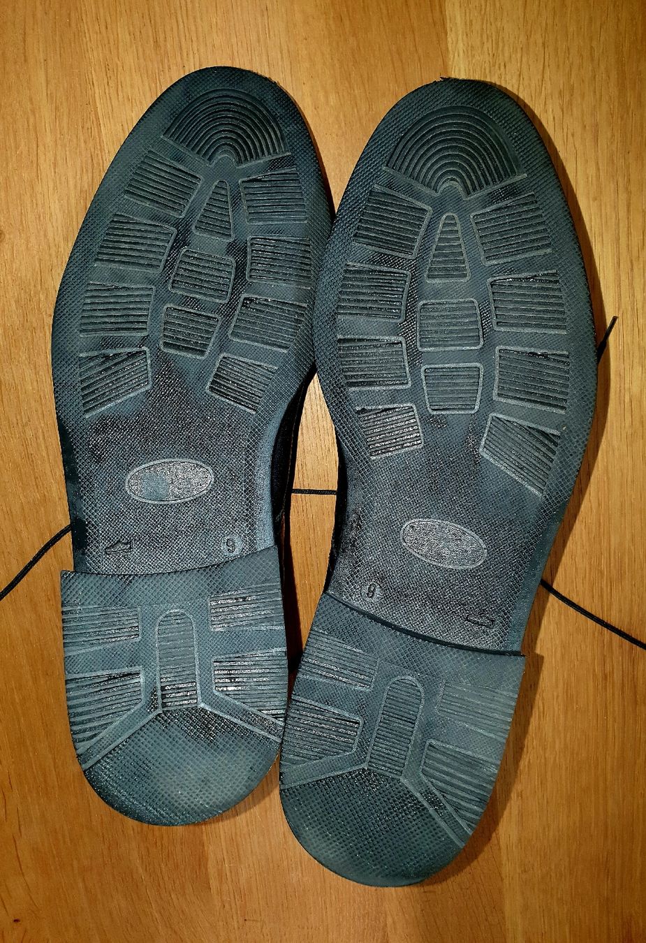 Scarpe da uomo: CORAMI Halbschuhe Herren, schwarz Groesse 9, feines Leder – Nuovo (secondo la descrizione) da Zürich venduto da Philotimo 3