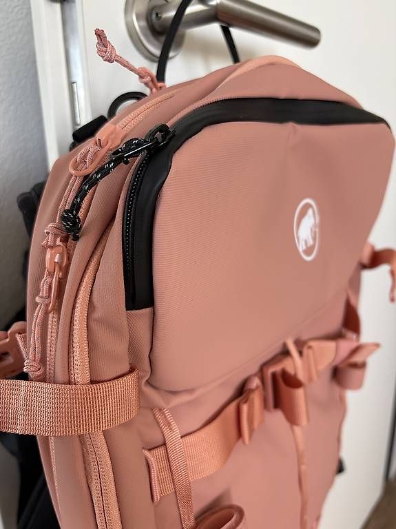 Mammut Zaini: Mammut Nirvana 22 Women Rucksack – Nuovo (secondo la descrizione) da Eschlikon TG venduto da eva_gpz8 2