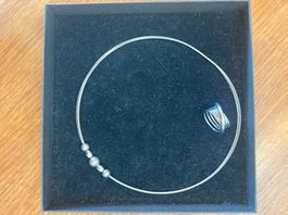 Parure collier-bague, élégante et fine