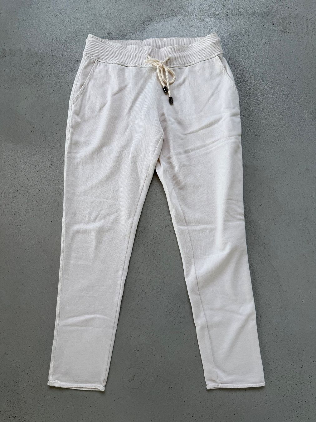 Pantaloni: Juvia Jogginghose / Sweatpants – Usato da St-George venduto da alaixee