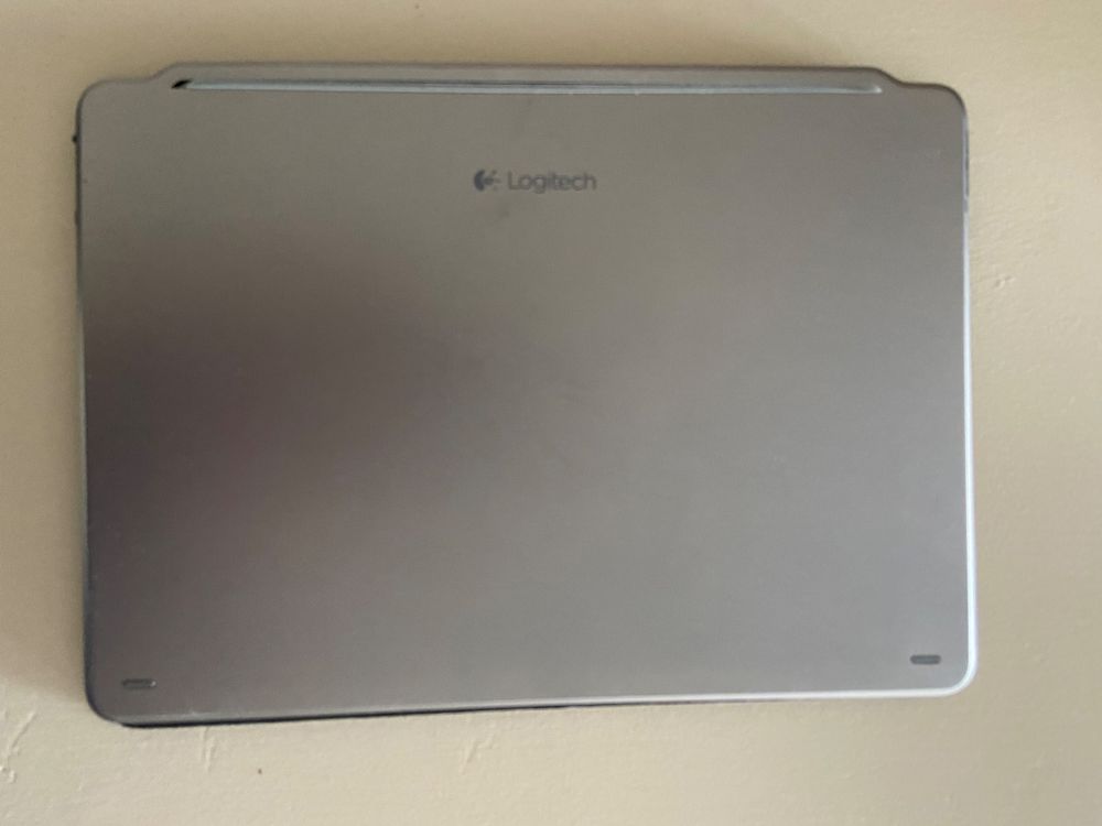 Logitech Claviers: IPad Tastatur Logitech – D'occasion à Muttenz par nataschasia 2