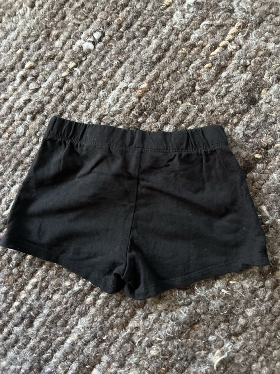 H&M Pantaloni: H&M Kinder Shorts Gr 116 – Usato da Winterthur venduto da LeonoraCor 1