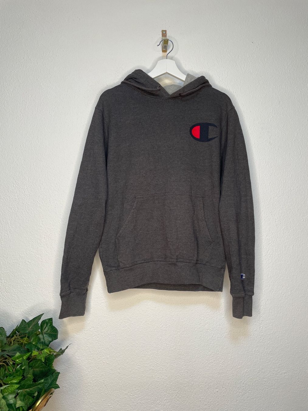 Champion Pullover & Sweatshirts: Champion  Kapuzenpullover S. – Gebraucht aus Capolago von LA.BOTTEGA