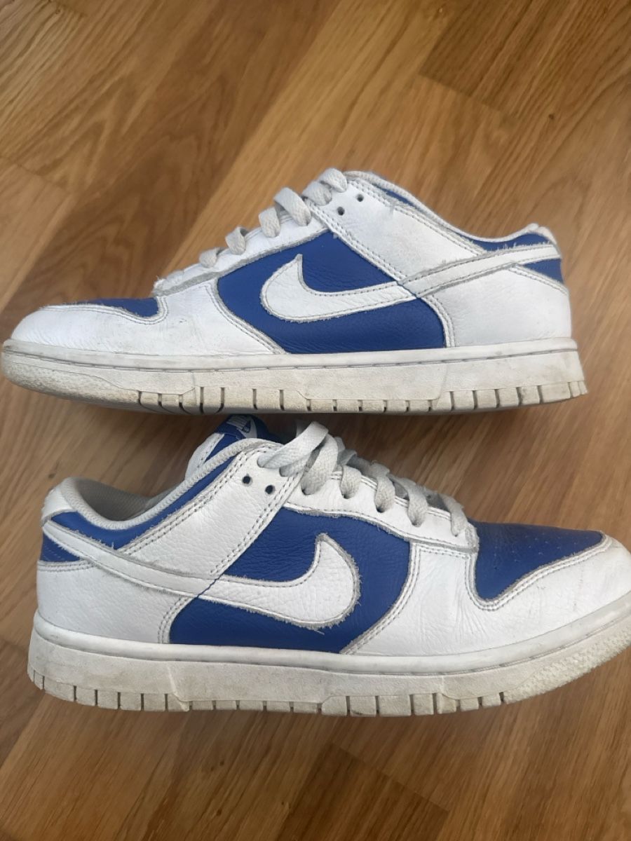 Nike Scarpe da uomo:  Nike Dunk bleu et blanc taille 41 – Usato da Prilly venduto da dan_m8jz 1