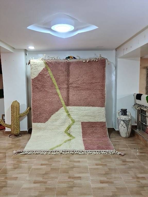 Tappeti: Handcrafted Rugs: Elevate Your Home with Timeless Elegance – Usato da Crans-Montana venduto da AtlasWoolWorks 4