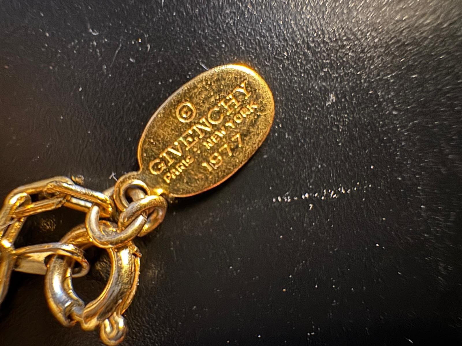 Givenchy Catenine: Givenchy Halskette im Vintage-Stil – Usato da Winterthur venduto da Dejv 3
