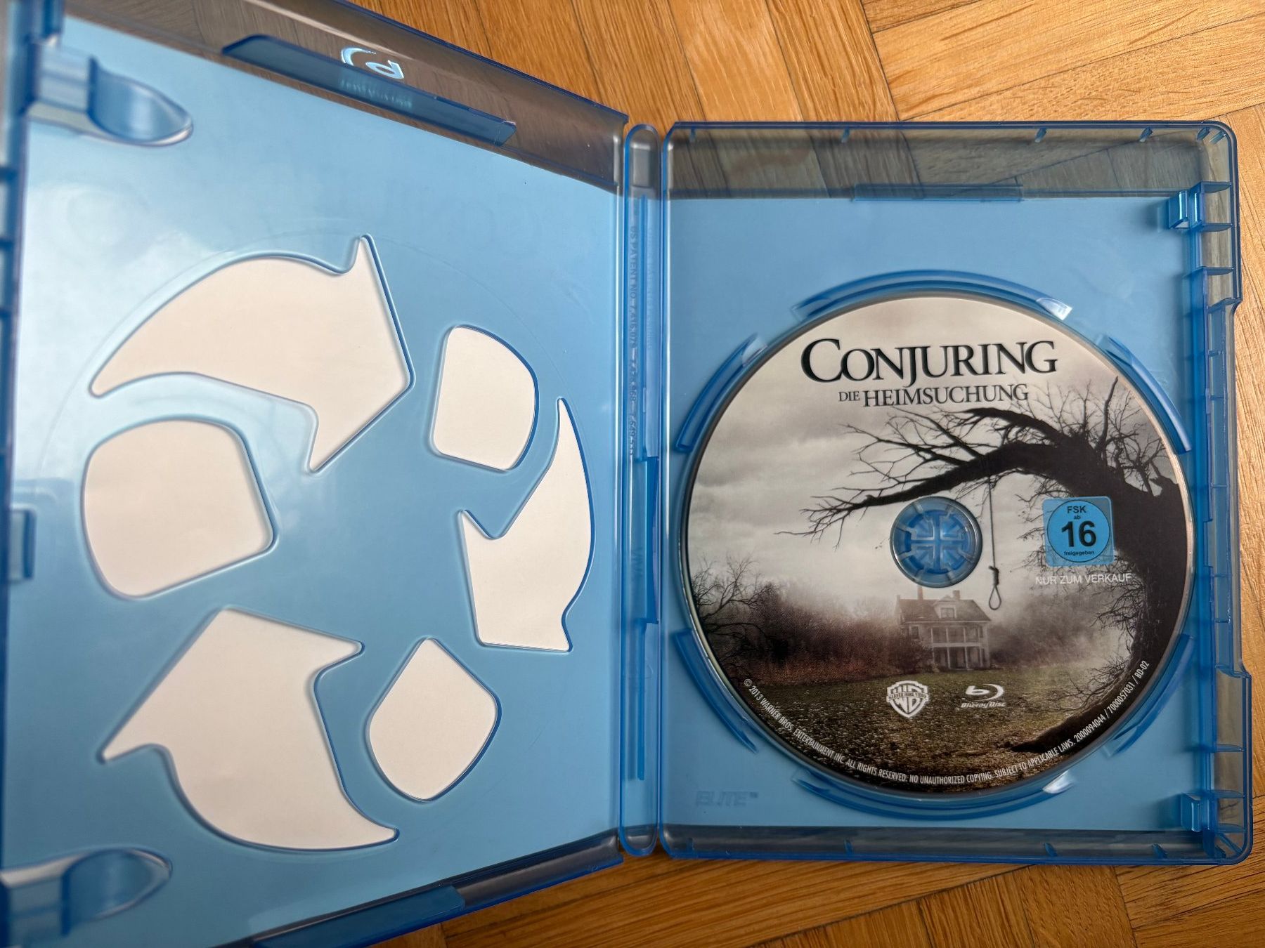 Tutti i DVDs: The Conjuring - Die Heimsuchung - Blu-ray – Nuovo (secondo la descrizione) da Zürich venduto da Malcom 1