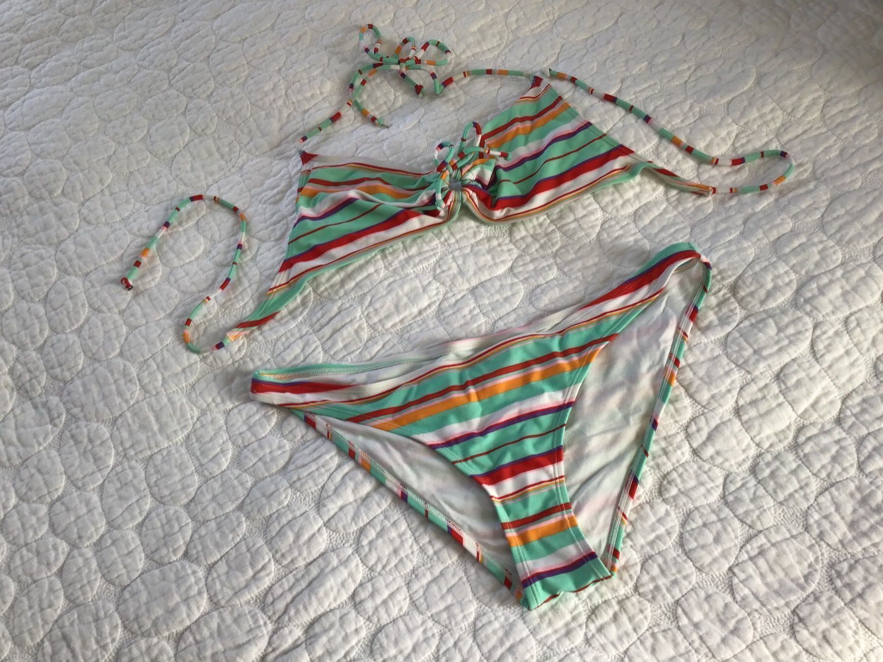 H&M Costumi da bagno & Bikini: Bikini mit bunten Streifen – Nuovo (secondo la descrizione) da Weggis venduto da Tupferl