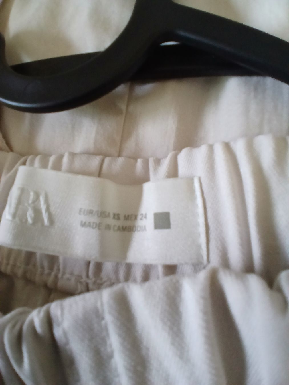 Zara Hosen: !!! Zara Hose Grösse XS !!! – Gebraucht aus Reinach BL von Ibizo69 2