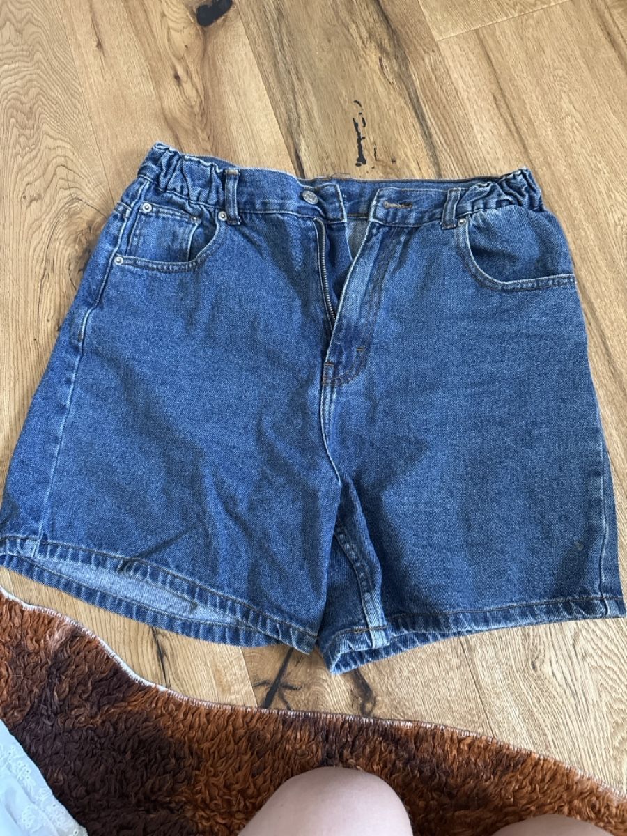 Jeans: Jeansshorts No Jeans Grösse 40 – Usato da Hüttwilen venduto da sar_8gj7