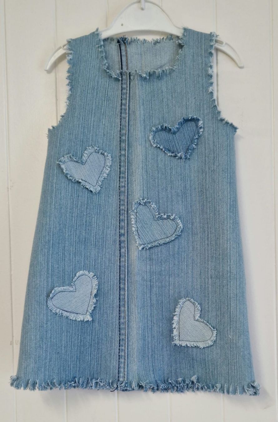 Vestiti & Gonne: Robe en jeans unique bleu 18 mois – Nuovo e nell'imballaggio originale da St-Imier venduto da goodber