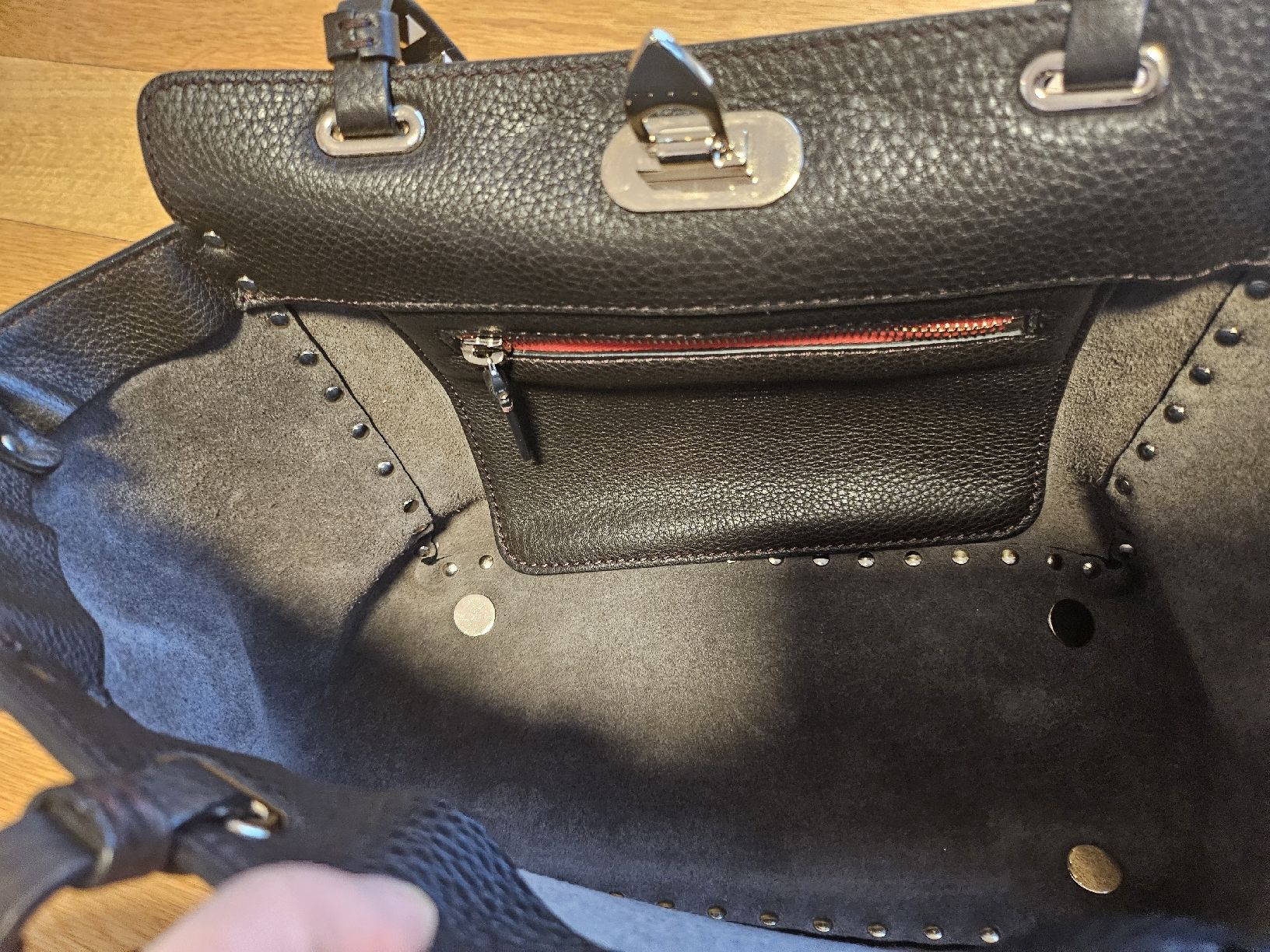 Valentino Borse da donna: Stunning Valentino bag chocolate brown – Nuovo e nell'imballaggio originale da Männedorf venduto da eli_y5vn 7