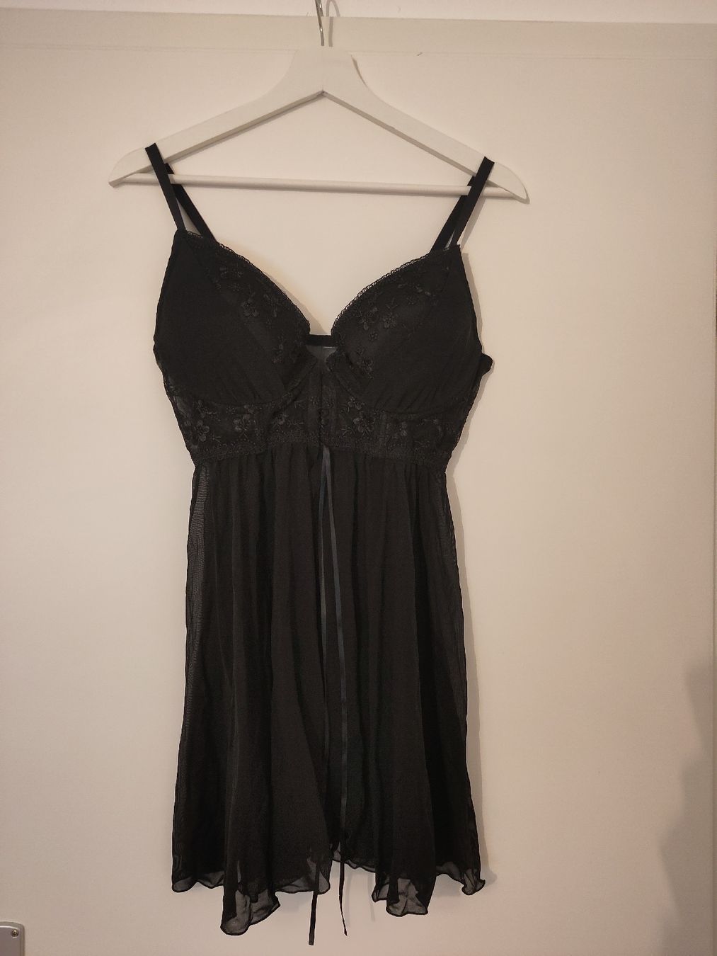 Altra biancheria intima: Schwarzes Negligé aus Spitze – Usato da Bettlach venduto da Dkennis