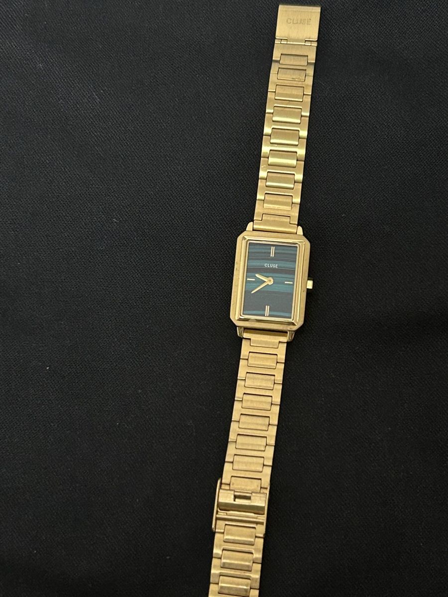Cluse Orologi: Montre Cluse dorée Élégance intemporelle ✨ – Nuovo (secondo la descrizione) da Ecublens VD venduto da mirandagirl 3