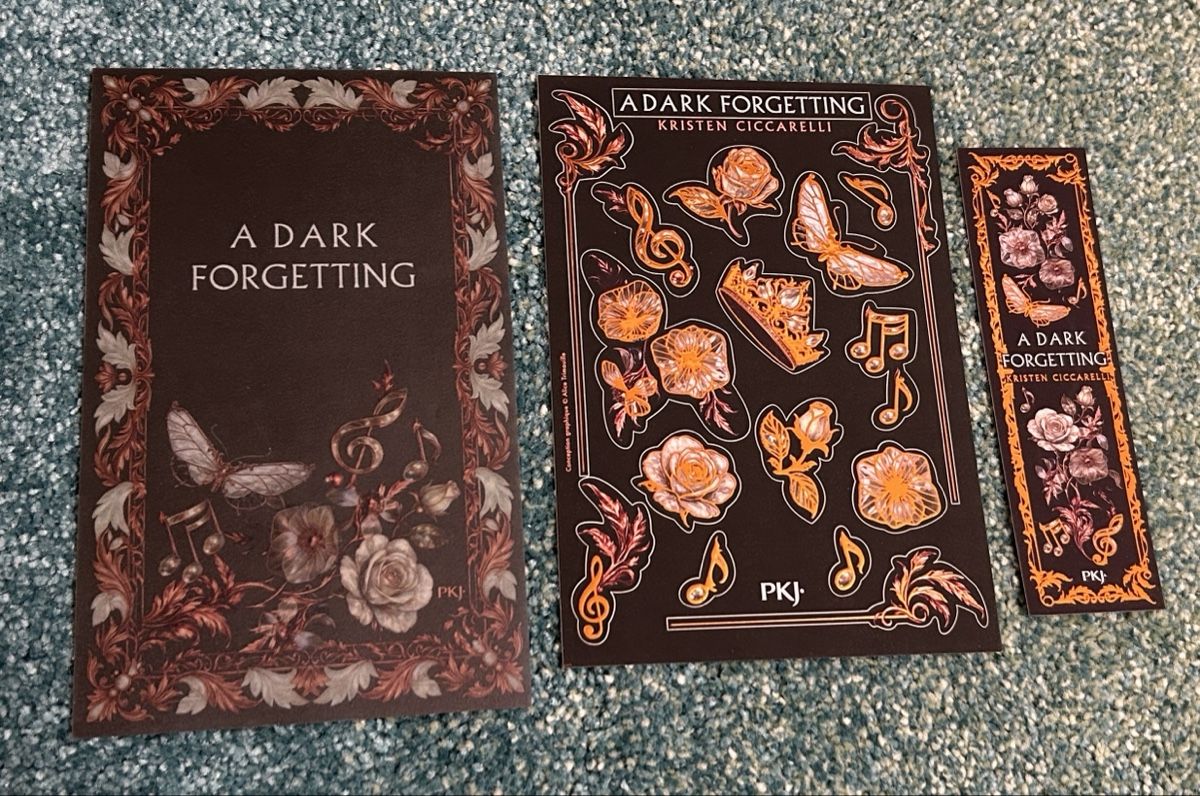 Cartes à collectionner: A Dark Forgetting Kristen Ciccarelli - Lot de 3 articles – Neuf avec emballage d'origine à St-Sulpice VD par med_9mc9