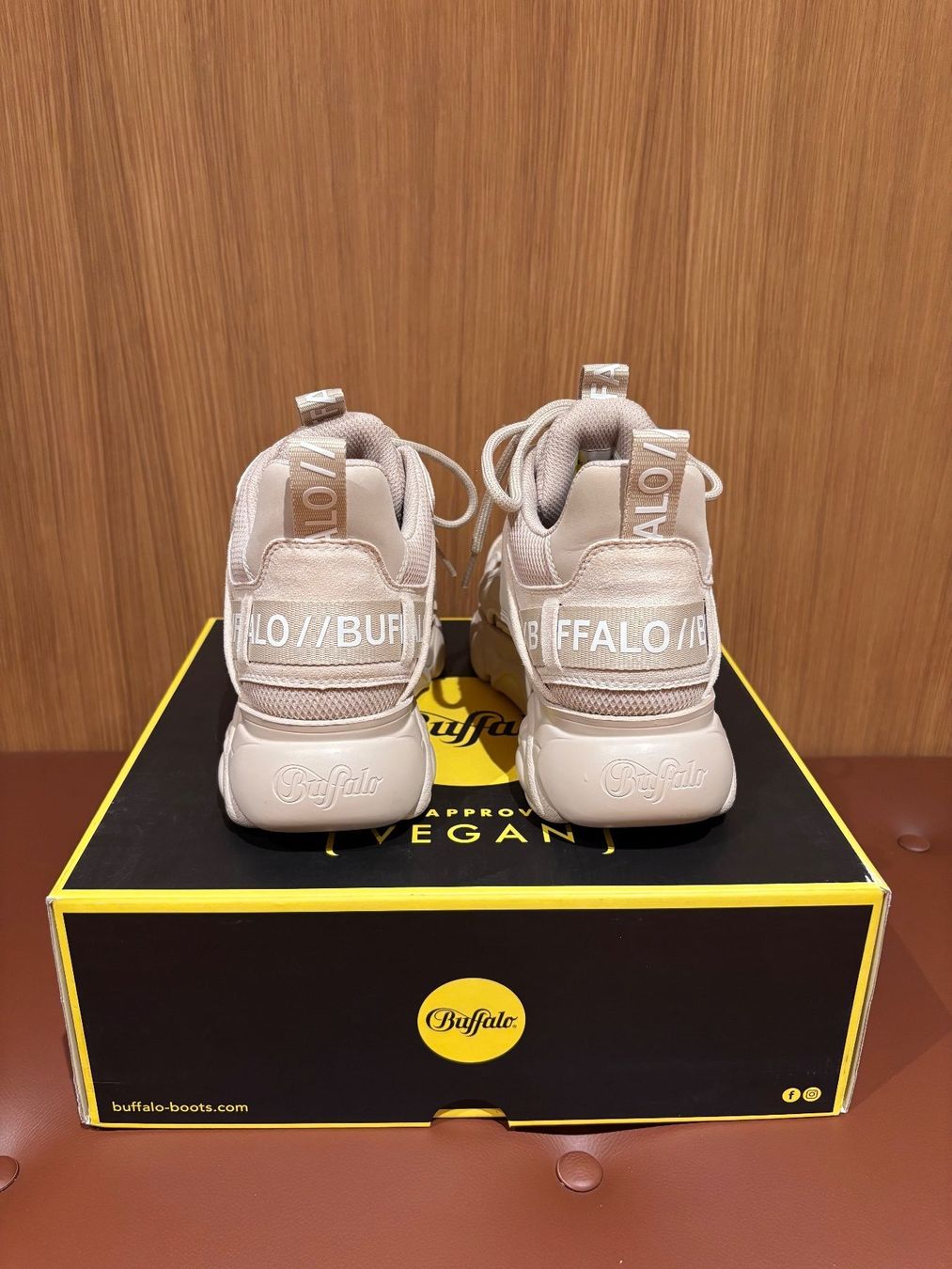 Buffalo Scarpe da donna: Buffalo Plateau Sneaker Gr. 39 – Nuovo (secondo la descrizione) da Neunkirch venduto da autoscooter57 2