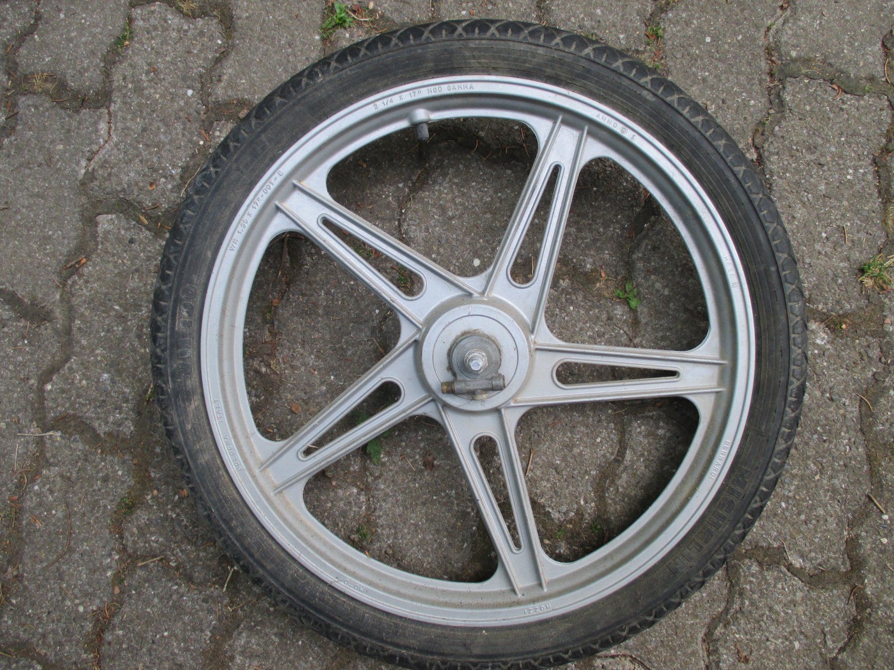 Piaggio Jantes: Mofa / Töffli Felge wohl Piaggio ? – D'occasion à Heimberg par Heimberg2010 1
