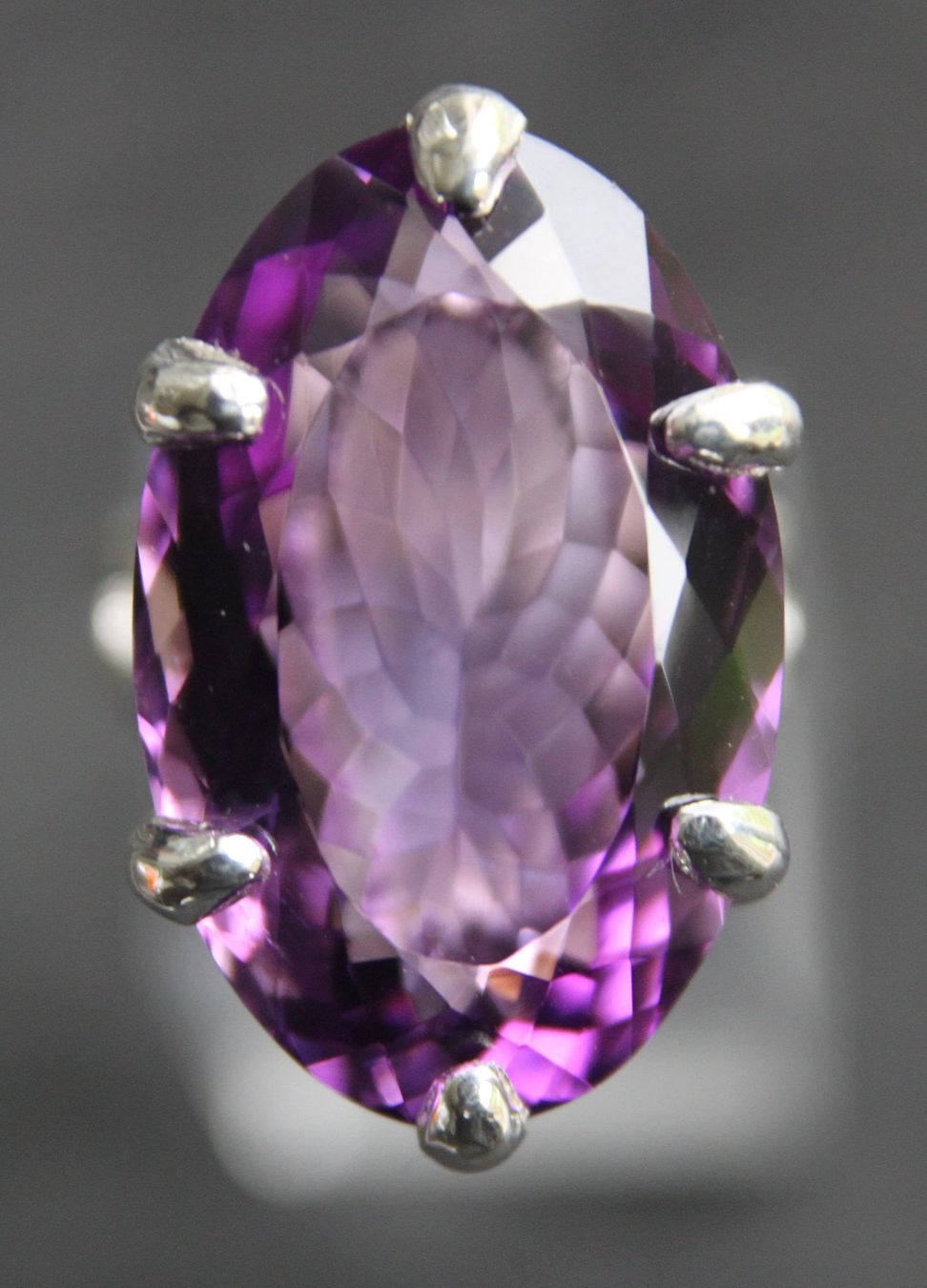 Anelli: NEU: Amethyst Schmuck Ring Grösse 57 Designerstück – Nuovo (secondo la descrizione) da Matten b. Interl venduto da EdelsteineInterlaken 1