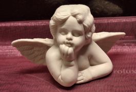 Engel Figur aus Porzellan weiss guter Zustand