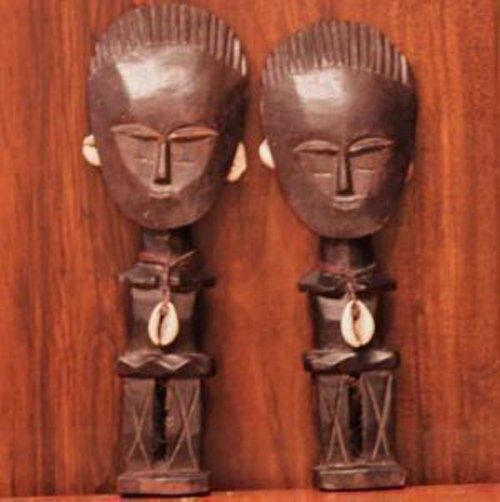 Statuette: Couple de poupées Baoulé, foncé – Nuovo e nell'imballaggio originale da Marsens venduto da carobazar