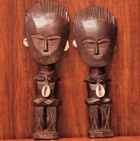 Couple de poupées Baoulé, foncé