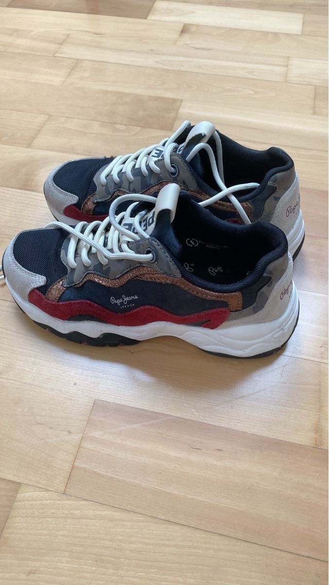 Pepe Jeans Chaussures femmes: Pepe Jeans Sneaker, Grösse 36 – D'occasion à Fällanden par Melinazh
