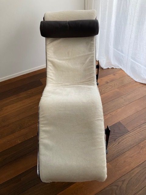 Le Corbusier Sedie a sdraio: Le Corbusier LC4 Chaise Longue – Usato da Hochdorf venduto da Obladi 2