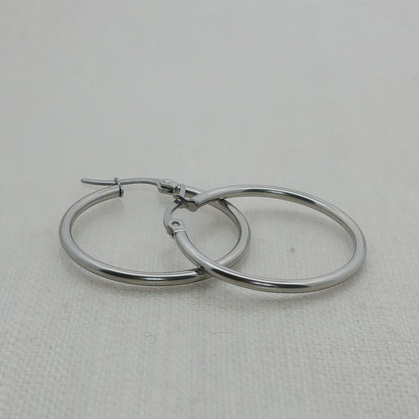 Olga Ribler Orecchini pendenti & Orecchini a lobo: Basic Edelstahl Creolen 30 mm – Nuovo (secondo la descrizione) da Luzern venduto da Schmuckoutlet