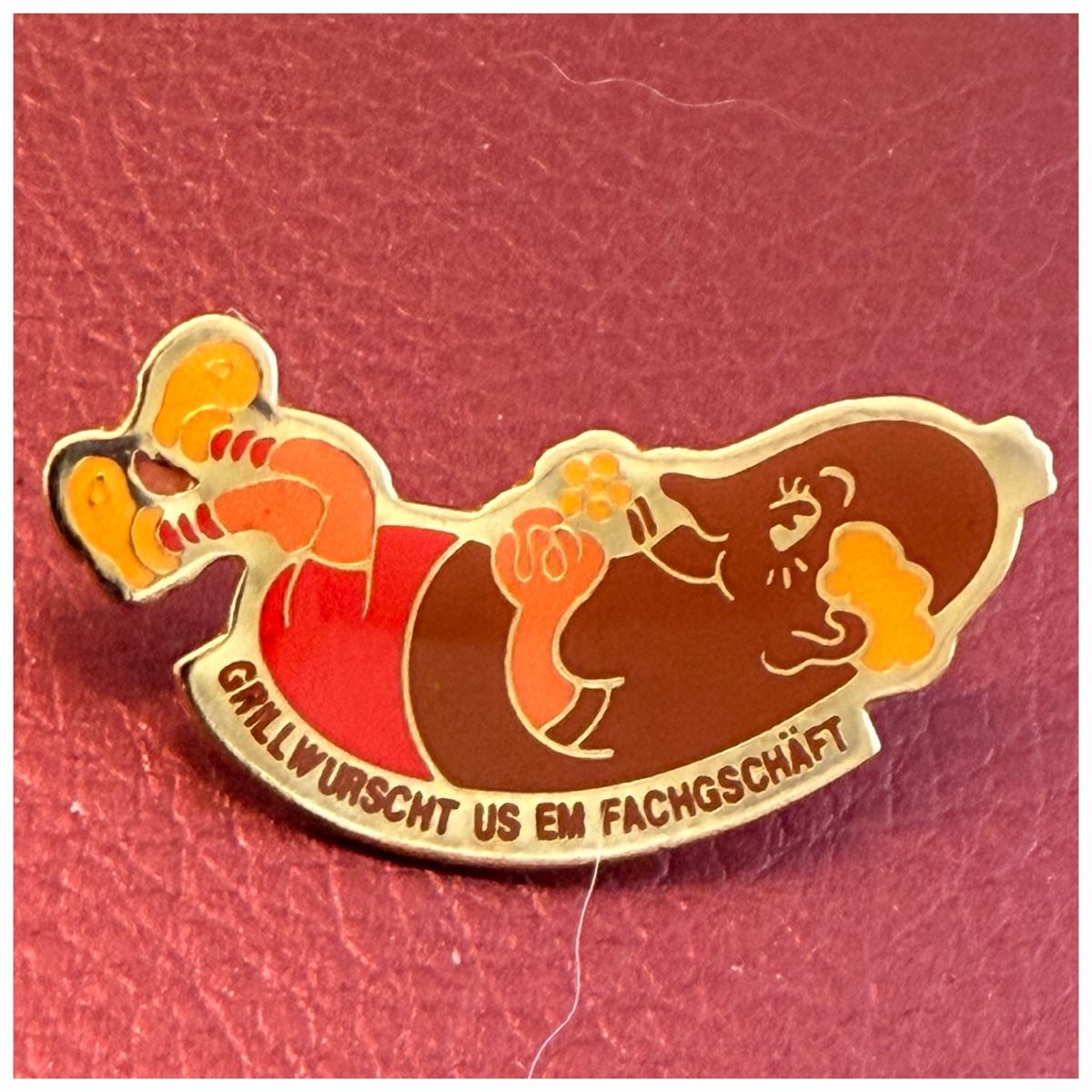 Placchette & Badge: Grillwurscht us em Fachgeschäft - Pin – Nuovo (secondo la descrizione) da Schlieren venduto da RoPue