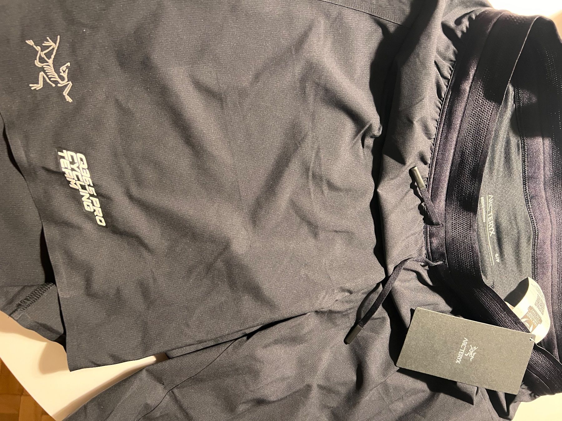 Arcteryx Pantaloni: Arc'teryx shorts – Usato da Zürich venduto da gio_h6jf 1